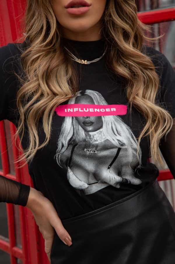 T-shirt influencer